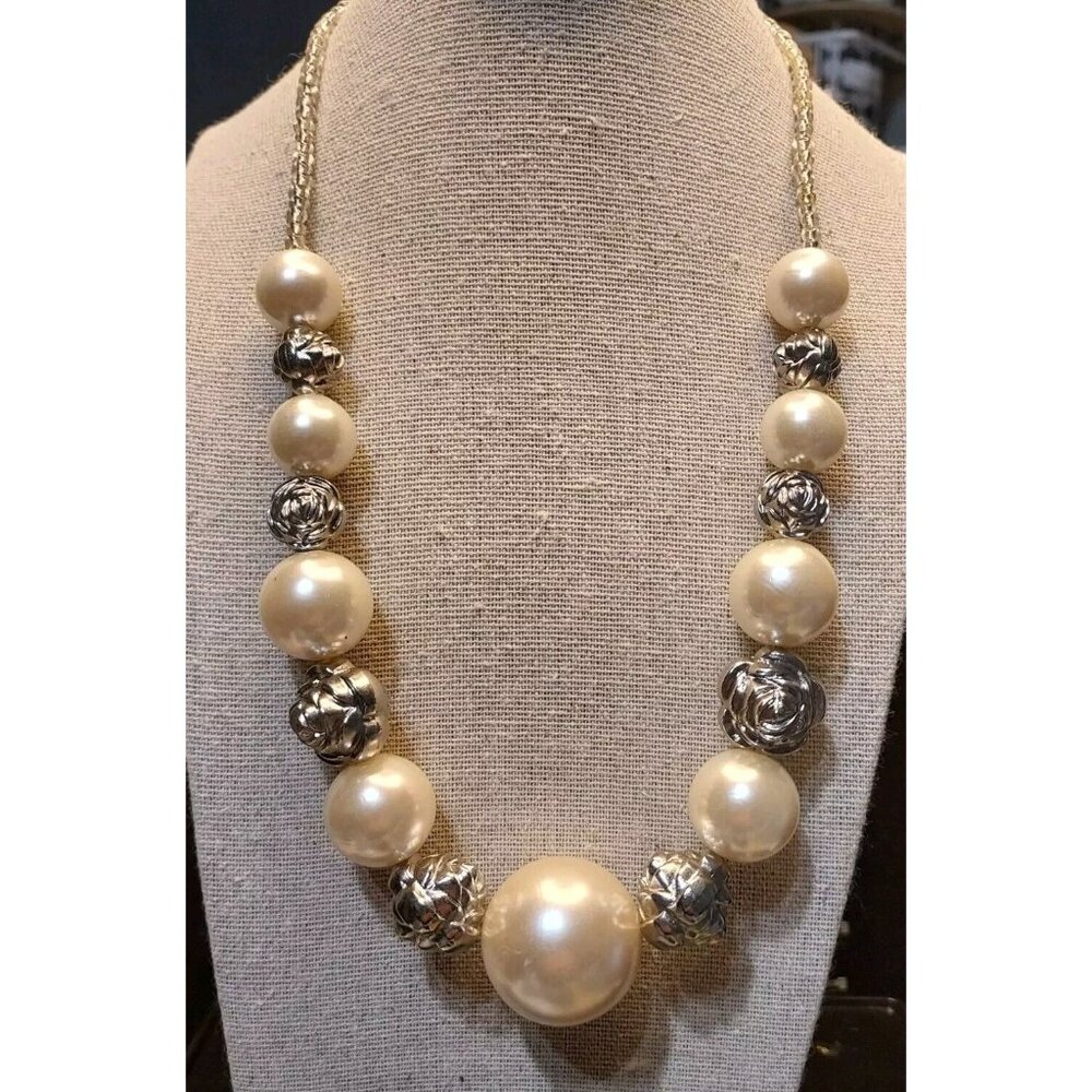 Large Chunky Faux Pearl Silvertone Rose Beaded 22" Necklace